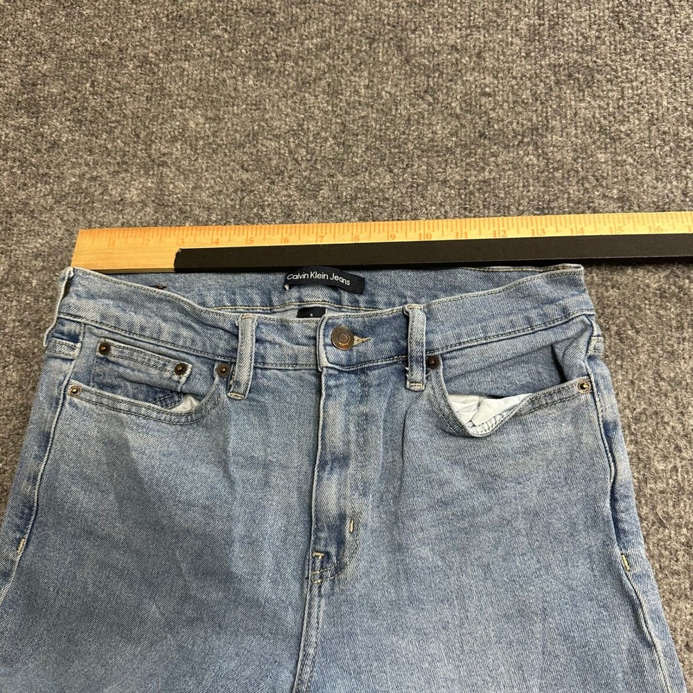 Calvin Klein Jeans Womens Size 6 Light Wash Straight Leg Stretch Denim Casual - Picture 2 of 9